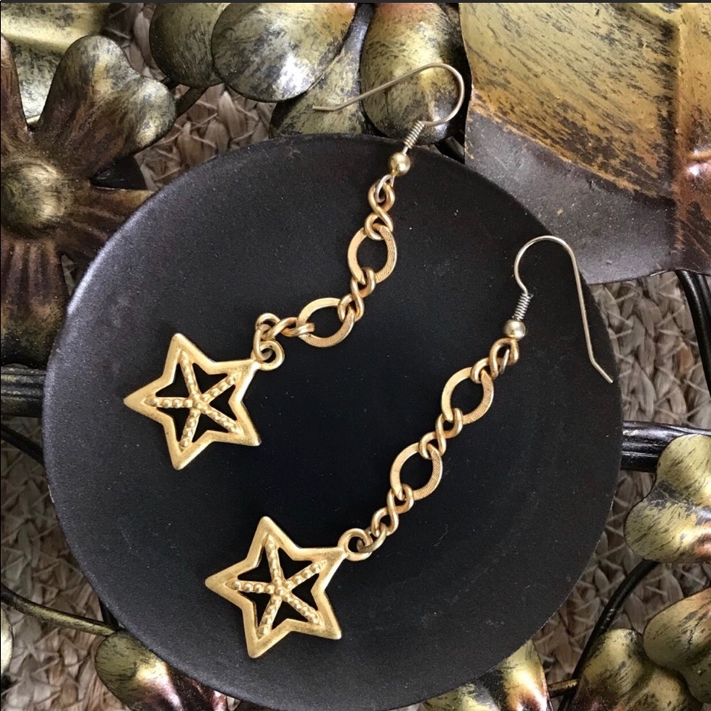CHAIN LINKS WITH STAR DROP EARRINGS